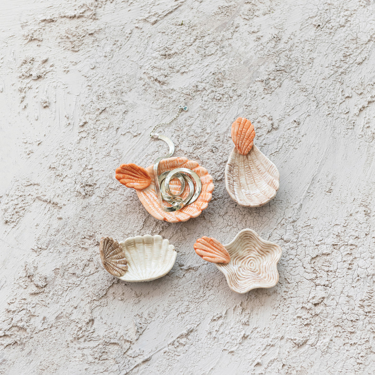 Stoneware Shell Dish with Shell Shaped Handle