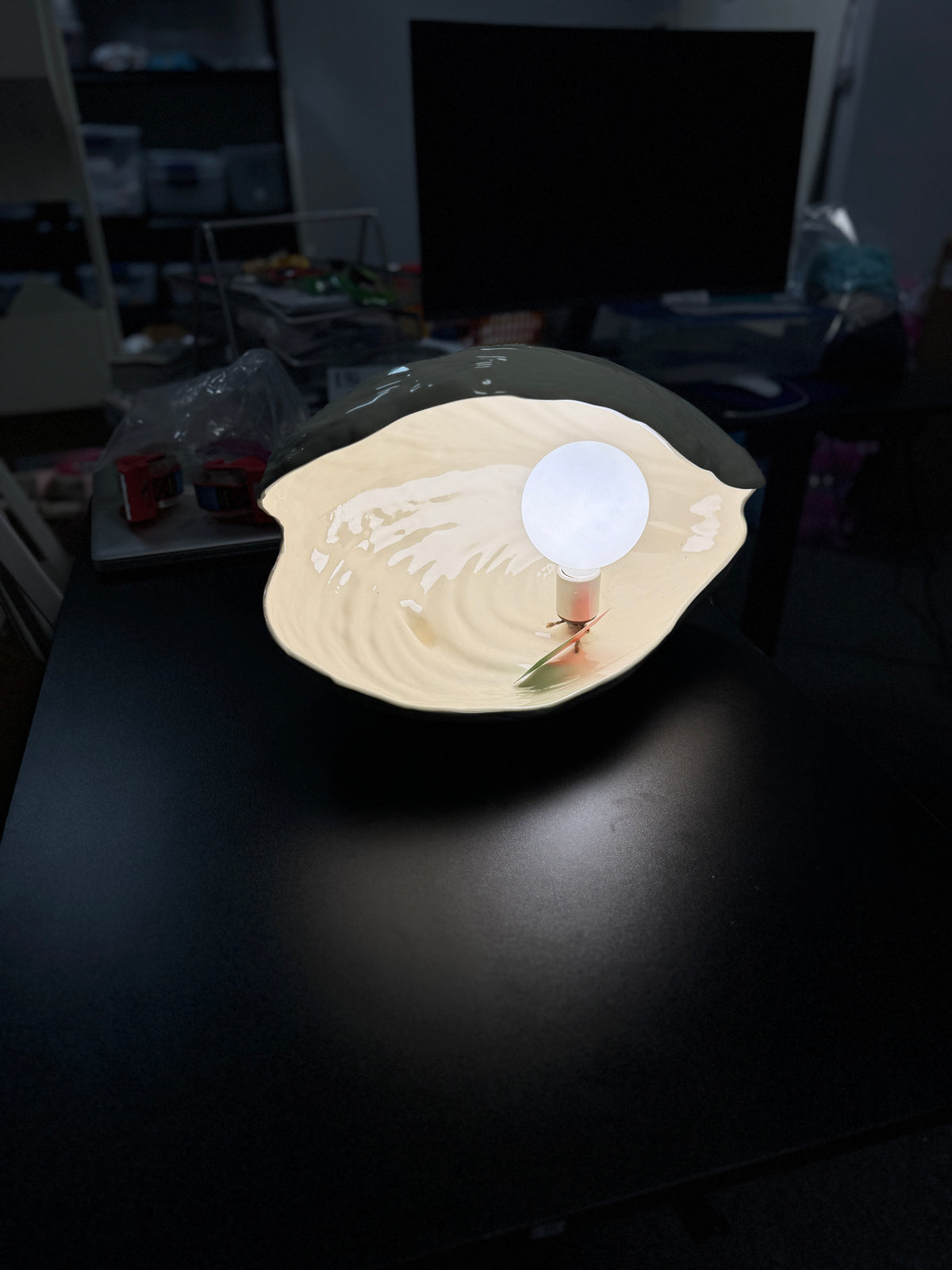 Tommaso Barbi Porcelain Porcelain Clam Table Lamp